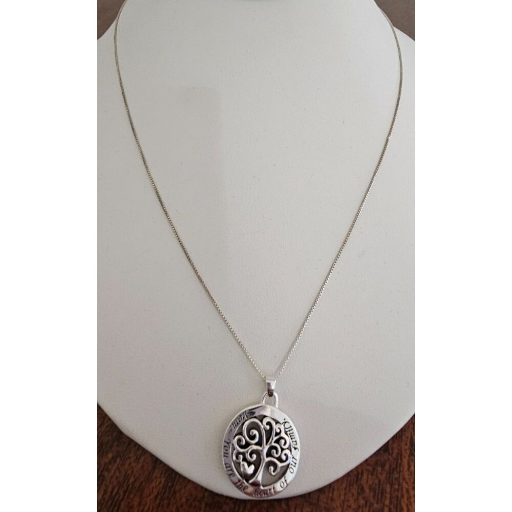 925 Silver "Mom You Are the Heart of the Family" Pendant Necklace 19"L